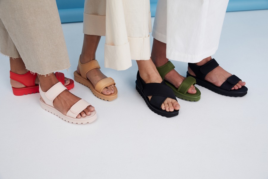 Sustainable shoe brands: TWOOBS sandals